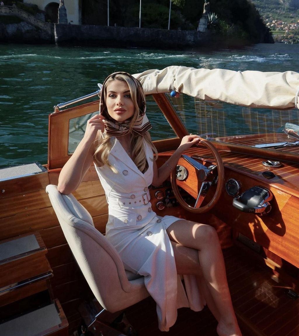 Яна привлекательная девушка из Рыбинск цена от 10000 руб